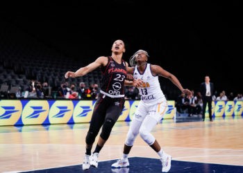 Basket : Evelyn Akhator porte Les Flammes Carolo !