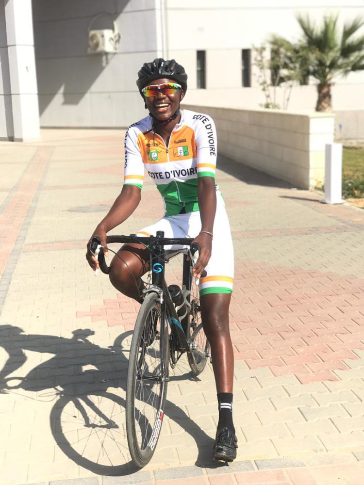 Minata Soro, devenue championne de cyclisme à 17 ans