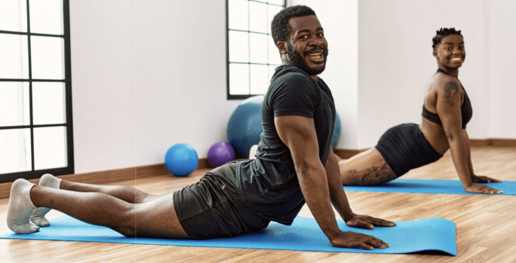 Mon mec a testé le yoga : « Je ne dirai plus jamais que c’est un sport de filles ! »