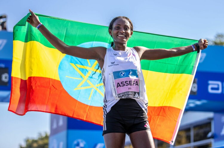 Marathon – L’Ethiopienne Tigst Assefa explose le record du monde à Berlin