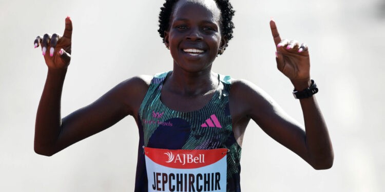 Athlétisme / Mondiaux sur route – La Kenyane Peres Jepchirchir remporte l’or sur le semi-marathon