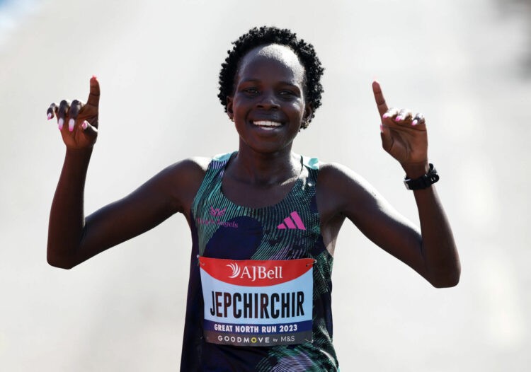 Athlétisme / Mondiaux sur route – La Kenyane Peres Jepchirchir remporte l’or sur le semi-marathon