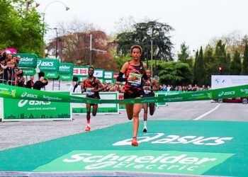 Mestawut Fikir triomphe au Marathon de Paris