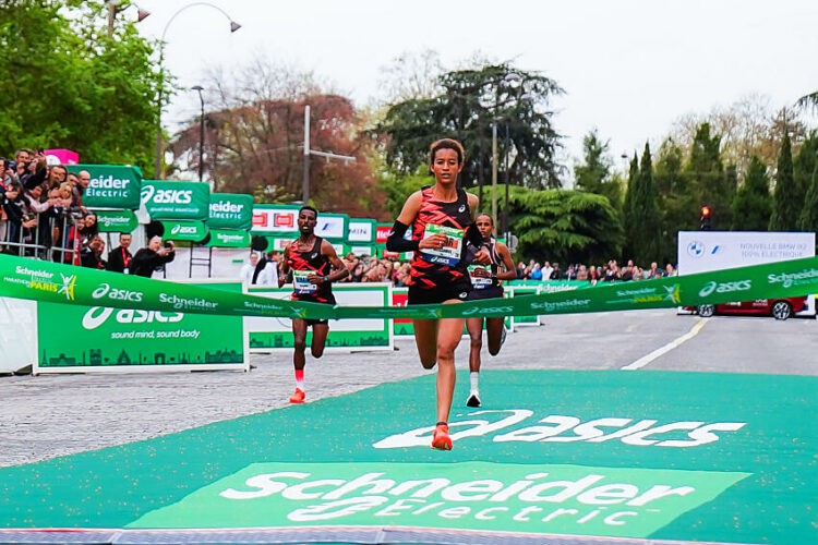 Mestawut Fikir triomphe au Marathon de Paris